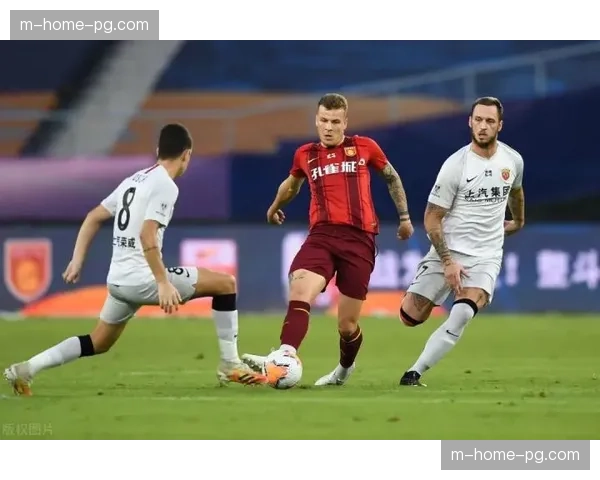 传统强队面临战术革新压力 阵容轮换优化成焦点